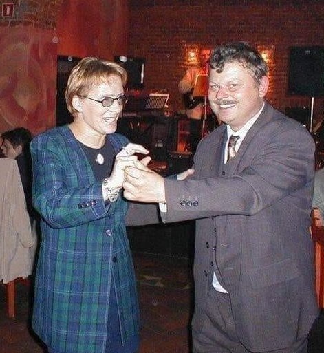 EUQprgkXgAAgrVG?format=jpg&name=small