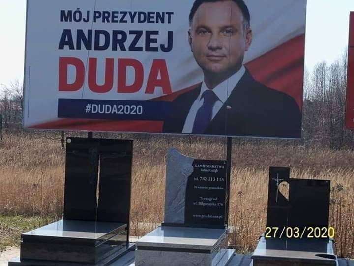 Obraz może zawierać: 1 osoba, tekst