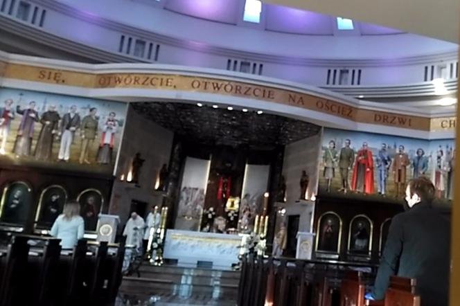 gf-LuZb-kY6T-LHXJ_niedzielna-msza-podcza