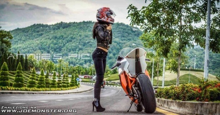 Jak na motor to tylko w szpilkach - Joe Monster