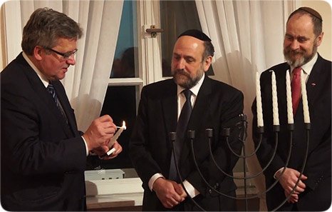 komorowski-chanuka-yt-466.jpg