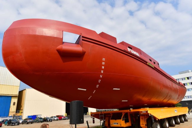 Kadłub lodołamacz PUMA sklejony taśmą” - zarząd MSR Gryfia ...