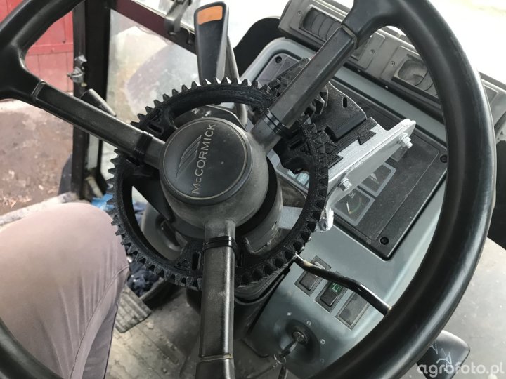 Mocowanie napędu nawigacji