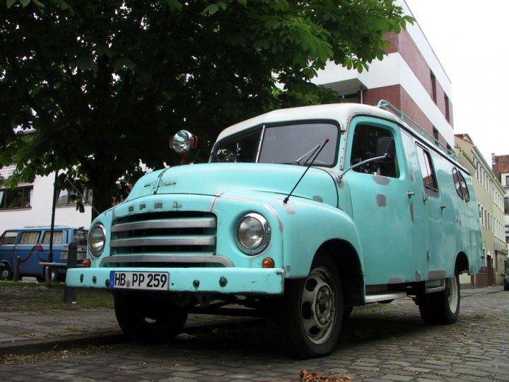 Darmowe zdjęcie stockowe Stary Opel van - FreeImages.com