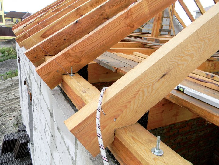 oparcie-krokwi-na-murlacie-w-dachu-rozpo