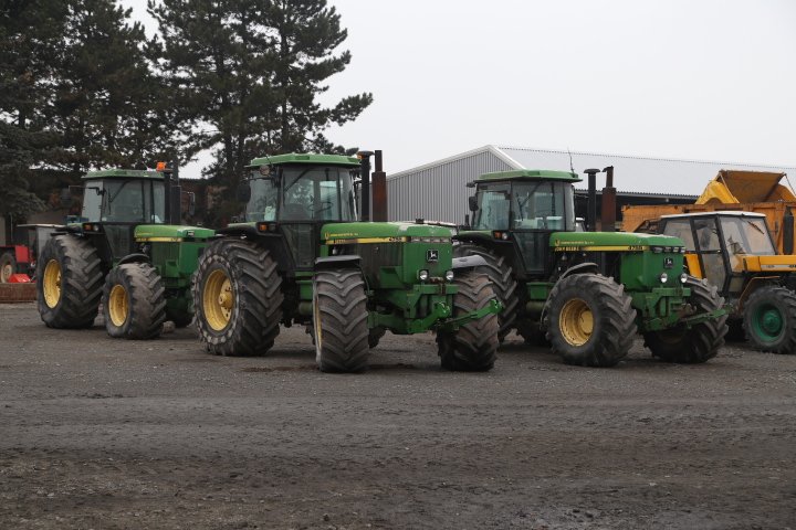 W Kietrzu pracują także ciągniki John Deere 4755.
