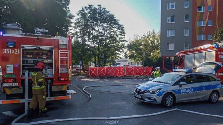 Senior spłonął w samochodzie elektrycznym. „Wzywał pomocy przez okno”