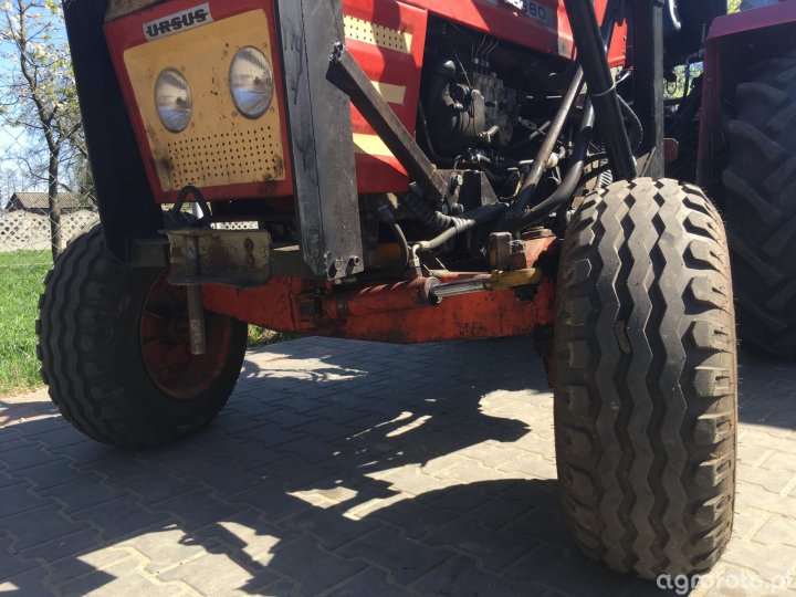 Przednia oś w Ursusie - Obrazek, fotka, zdjecie, photo #726085 - Galeria  rolnicza agrofoto