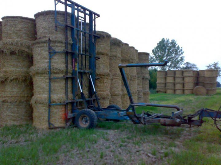 przyczepa-samozbierajaca-i-stertujaca-do