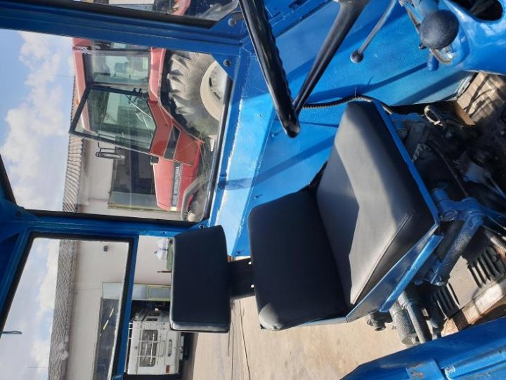 Traktor ZETOR 4011 - Pracovní a zemědělské stroje