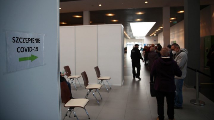 Opozycja krytykowała powstawanie szpitali tymczasowych, teraz te placówki są kluczowe (fot. PAP/Łukasz Gągulski)