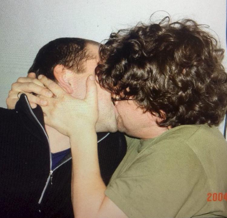 Wąsik, wytłumacz się z tych zdjęć