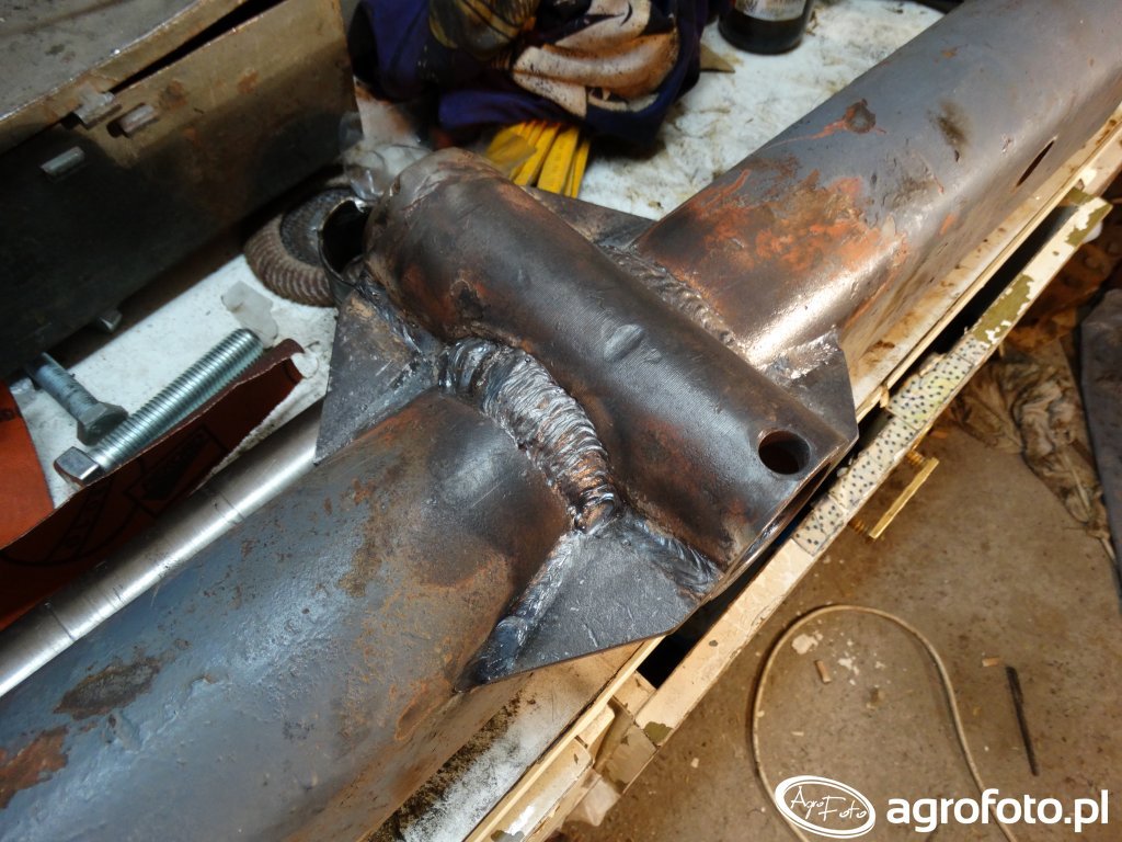 Wzmocniona belka przedniej osi w Ursusie C-360