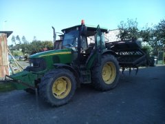 John Deere 5720