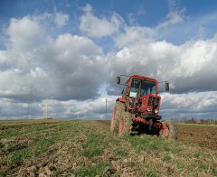 MTZ 82 & Pług obrotowy Krone