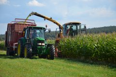 John Deere 6230 + Europrofi I & New Holland FX 48    https://www.youtube.com/watch?v=kKIldmlR06o&t=84s