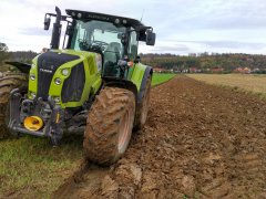 Claas Arion 640