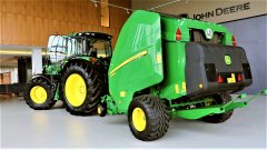 John Deere V451M