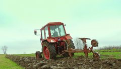 MTZ 82 & Pług obrotowy Krone