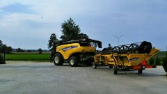 New Holland CR9.90