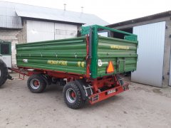 Hydraulicznie otwierana borta