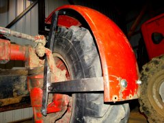 Stelaż błotnika  do MTZ 82