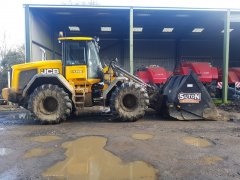 JCB 435S