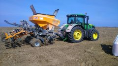 John Deere 7230R + Mzuri 