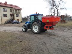 New Holland T4020 i Rauch MDS 19.1