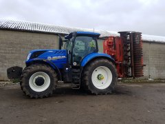 New Holland T7. 270