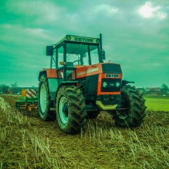 Zetor 8245 + agregat podorywkowy UNIROL