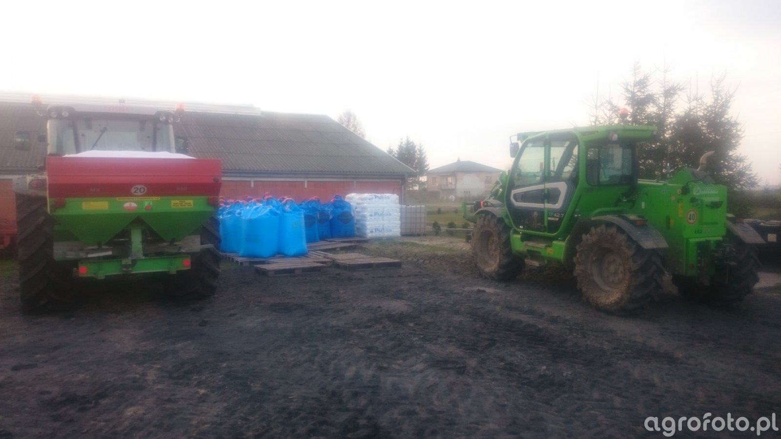 Claas Arion 430 Cis + Unia MX 850 & Merlo Turbofarmer 42.7 140