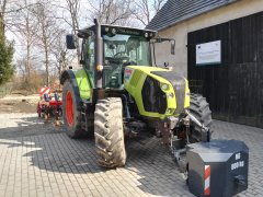 Claas Arion 530