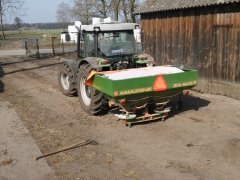 Deutz-Fahr Agrofarm 430 & Amazone ZAM II