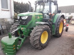 John Deere  6120M 
