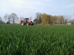 Massey Ferguson 7480 & Rauch Axis 30.1 