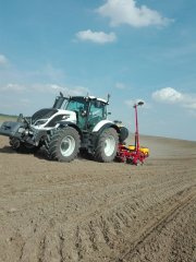 Valtra T254 & Väderstad Tempo T