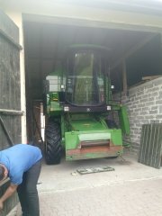 John Deere 1055 