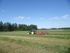 John Deere 5080R i Kuhn GA 7501+