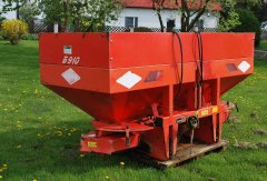 Rozsiewacz KUHN MDS 1121