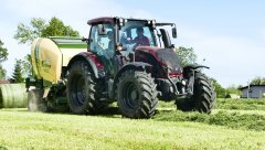 Valtra N114 i Krone Fortima V1500MC