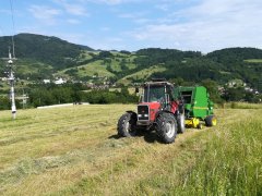 Massey Ferguson 3080E i John Deere 580 RC