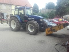 New Holland 8560