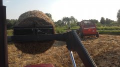 Ursus C-330 & balot słomy