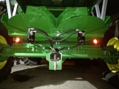 John Deere W540 rozrzutnik plew