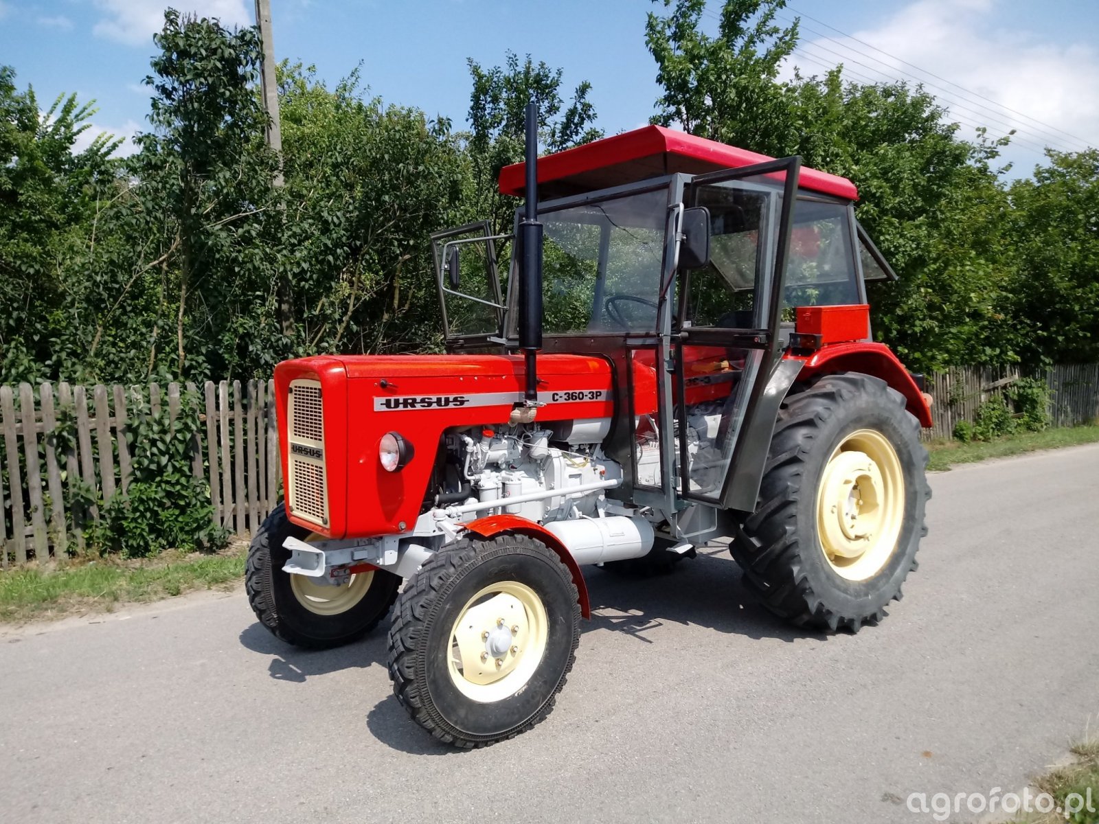 fotografia-traktor-ursus-c-360-3p-732794-galeria-rolnicza-agrofoto