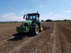 John Deere 5125R +Unia 4m