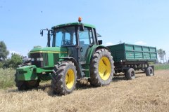 John Deere 6310 z Przyczepą Autosan D35