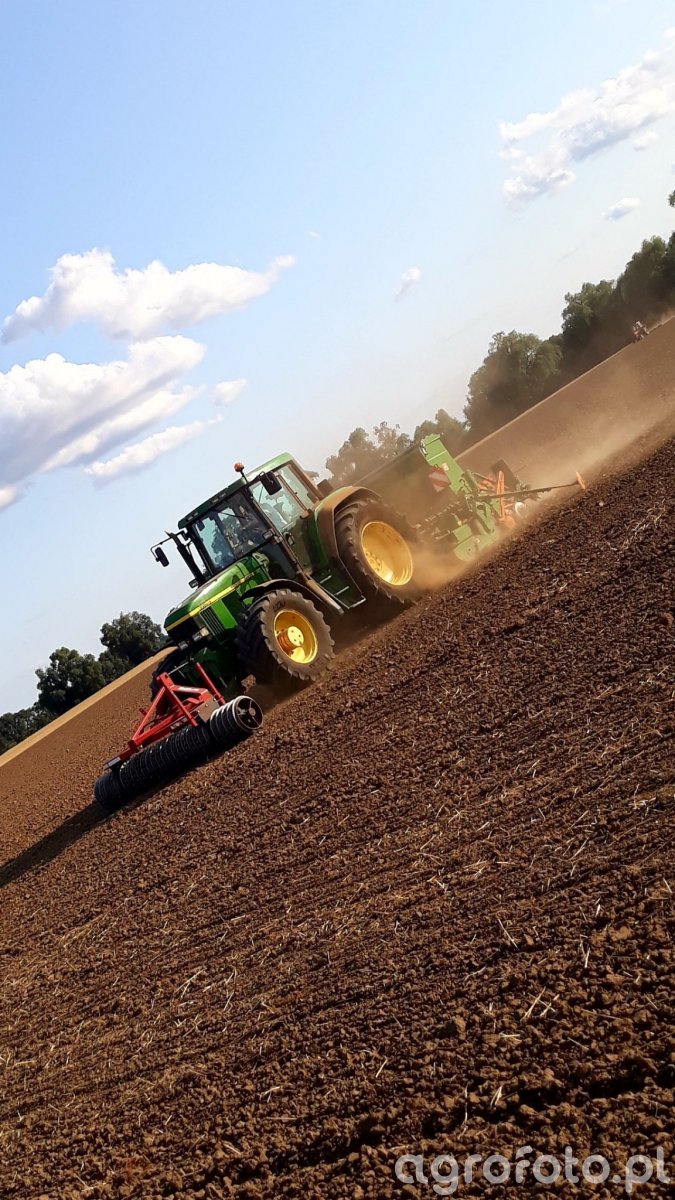 John Deere 6910S Amazone