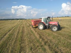 Massey Ferguson 3095 + New Holland 548